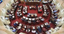 SANTA FE: 8.380 millones los senadores y diputados disponen para