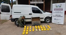 Detectan 33 kilos de cocaína en la carrocería de un automóvil con destino a Santa Fe