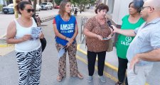 Docentes se manifestaron con una volanteada en las calles de Vera
