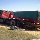 VUELCO DE CAMION CON CEREALES SOBRE LA RUTA 98