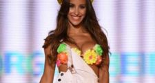Graciela Alfano volvió a ponerse las plumas en un espectacular desfile