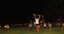 Actividades recreativas en el fogón de la colonia de verano de Calchaquí