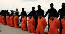 BARBARIE:El Estado Islámico difundió la decapitación de 21 rehenes egipcios en Libia