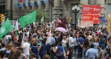 El gobernador convocó a dialogar a los docentes la semana próxima
