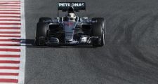 Lewis Hamilton se consagró con su Mercedes en la primera carrera del año en Melbourne