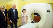 Bonfatti entregó el tomógrafo de 294.353 dólares a Reconquista y a Vera una ambulancia
