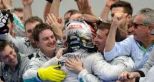 El campeón Hamilton ganó el Gran Premio de Fórmula 1 en Bahrein