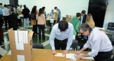 Escándalo en Santa Fe: hay 200 mil votos sin escrutar que figuran como contabilizados
