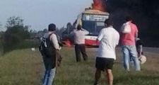 Se incendió un colectivo sobre Ruta 11