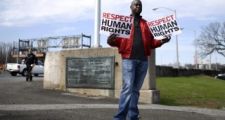 Mientras sigue la violencia en Baltimore, matan a joven afroamericano en Detroit
