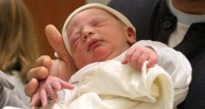 Guillermo Andino y Carolina Prat presentaron a su hijo Ramón
