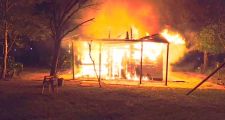 SE INCENDIO POR COMPLETO EL DESTACAMENTO POLICIAL DEL PARAJE 29.