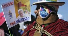El papa Francisco continúa su gira y llegó a la ciudad boliviana de El Alto