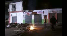 Son 8 los muertos por el sismo y se levantó el alerta de tsunami