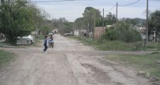 Frentistas de calle Juan de Garay reclaman arreglos en forma urgente