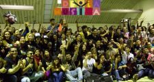 Quince bandas tocaron al unísono un tema de Fito Páez y el músico respondió con un nuevo desafío