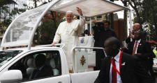 El Papa pidió a los gobiernos que pongan fin a la