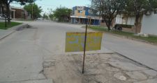 Festejan el segundo aniversario de un bache