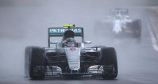 Hamilton venció a Rosberg en el Gran Premio de Hungría y es líder del campeonato